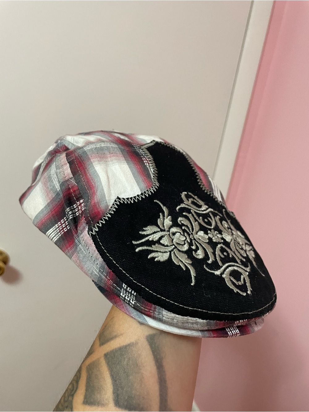 Fender Custom Shop Embroidered Plaid Flat Cap - Black & Red